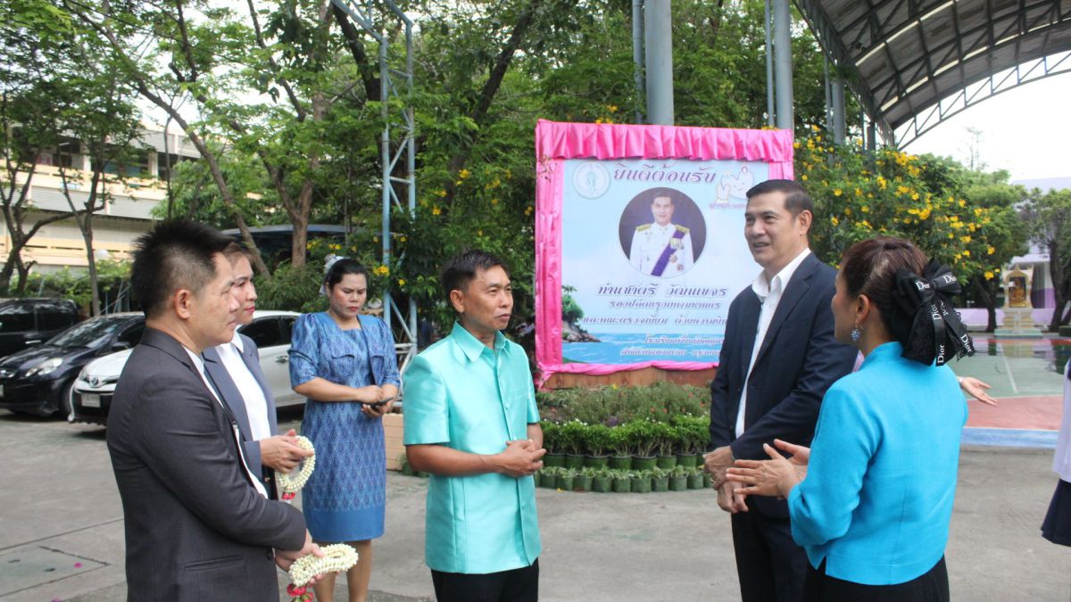 ตรวจเยี่ยมโรงเรียนเพี้ยนพินอนุสรณ์เปิดเทอมวันแรก 