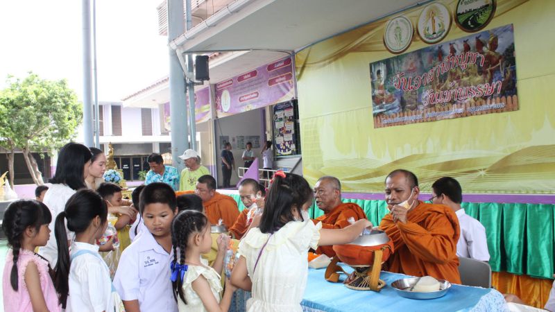 สืบสานประเพณีงาม เนื่องในวันอาสาฬหบูชาและวันเข้าพรรษา - รูปภาพเพิ่มเติม
