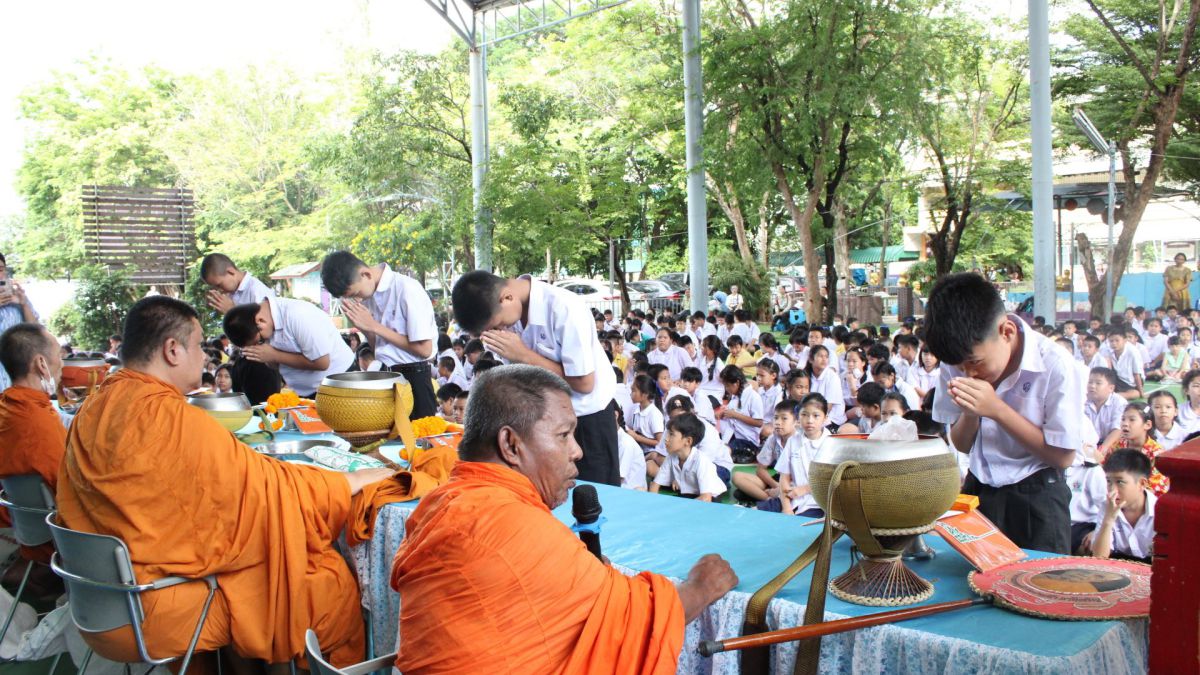 สืบสานประเพณีงาม เนื่องในวันอาสาฬหบูชาและวันเข้าพรรษา