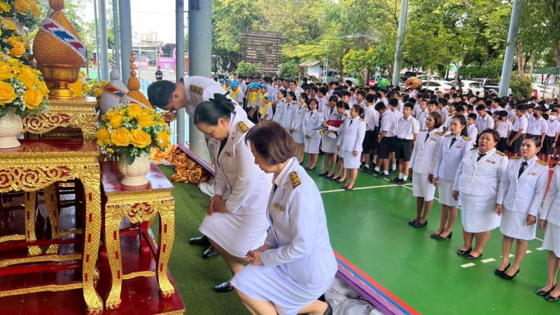 พิธีถวายพระพรมงคลชัยพระบาทสมเด็จพระเจ้าอยู่หัว - รูปภาพเพิ่มเติม